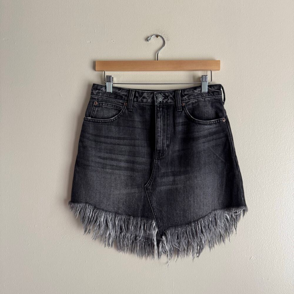 We the Free People Black Washed Bailey Denim Fringe Hem Mini Skirt Size 27
